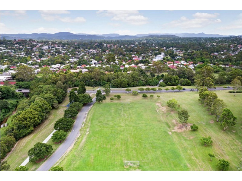 170 McConaghy Street, Mitchelton QLD 4053