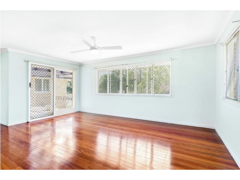 16 Hanbury Street, Chermside West QLD 4032