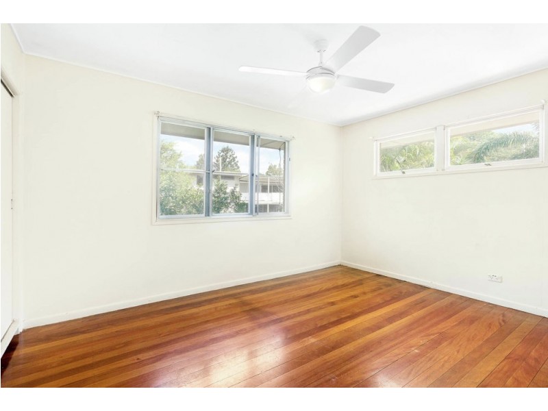 16 Hanbury Street, Chermside West QLD 4032