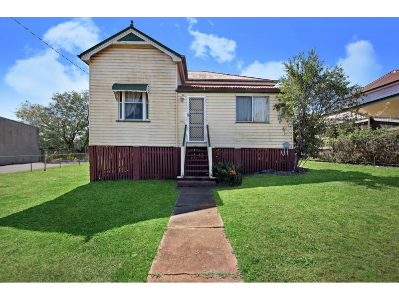 11 Kelfield Street, North Toowoomba QLD 4350