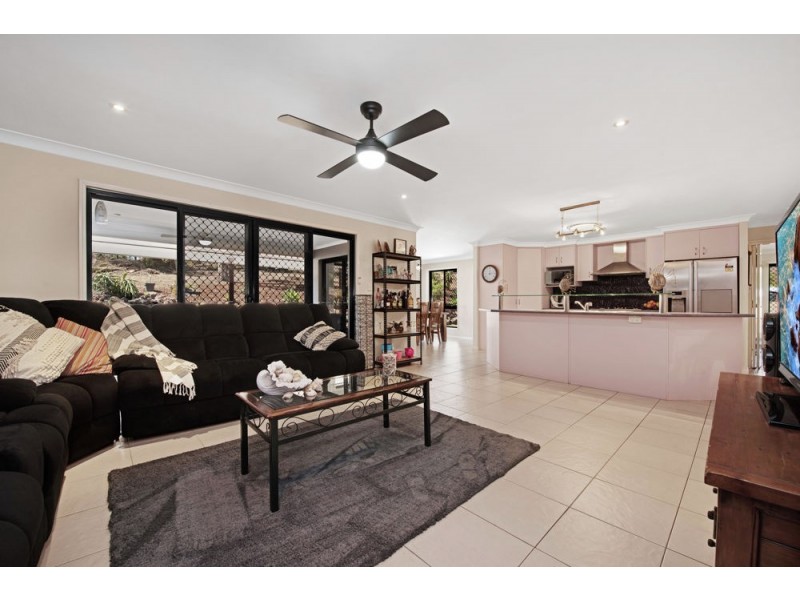 10 Debbie Court, Highfields QLD 4352
