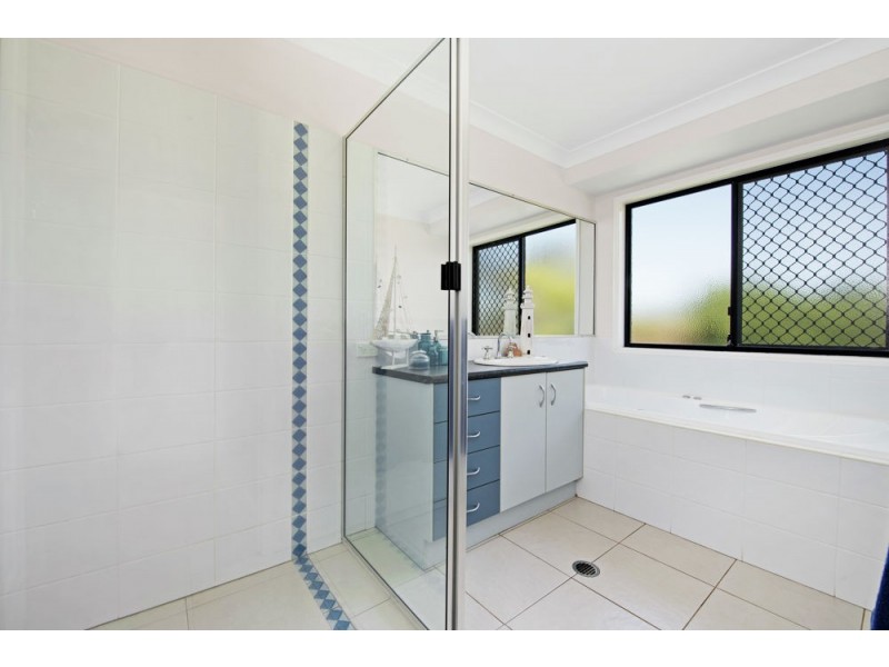 10 Debbie Court, Highfields QLD 4352