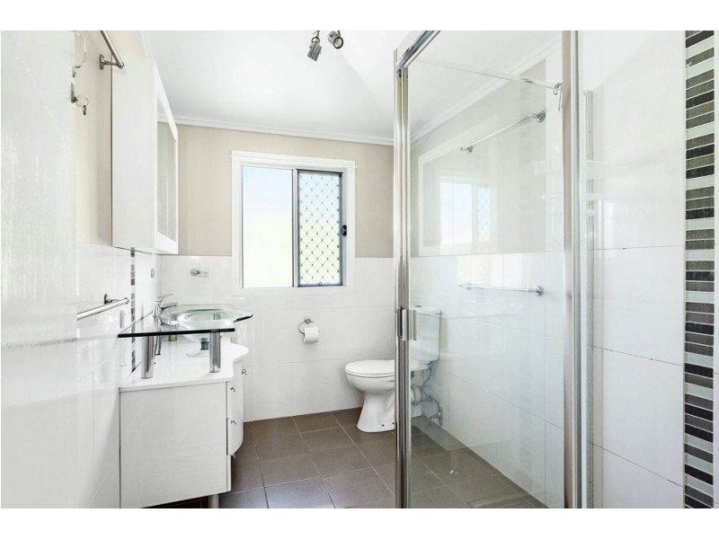 42 Thomas Street, Greenslopes QLD 4120