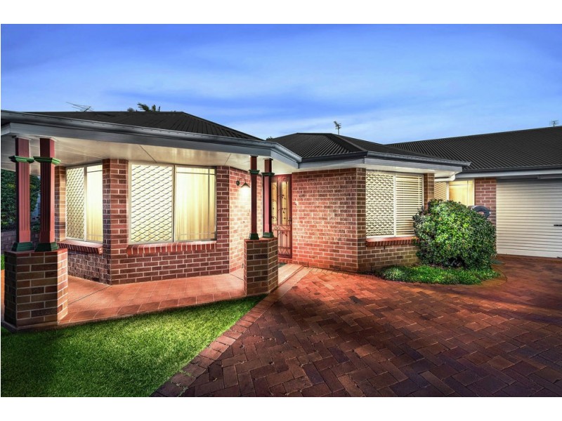 2/422 Hume Street, Centenary Heights QLD 4350