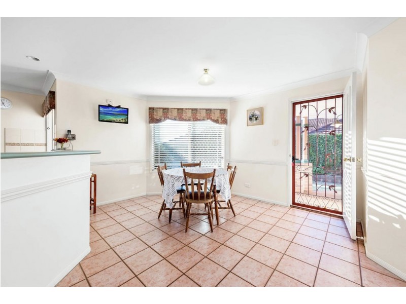 2/422 Hume Street, Centenary Heights QLD 4350