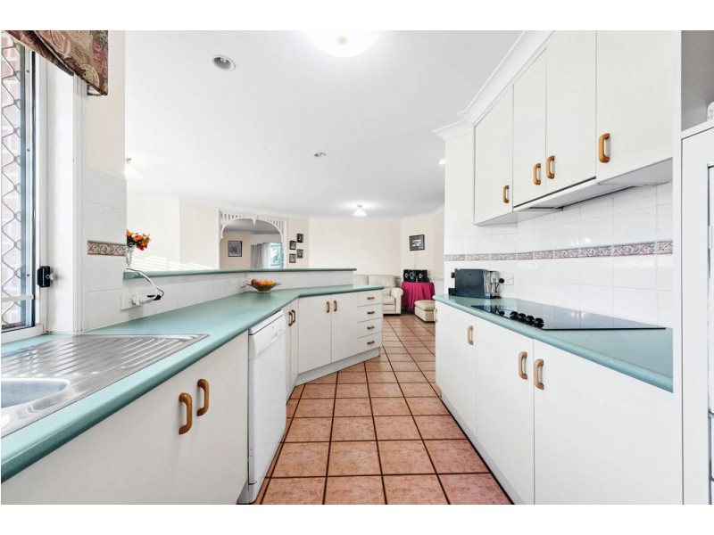 2/422 Hume Street, Centenary Heights QLD 4350