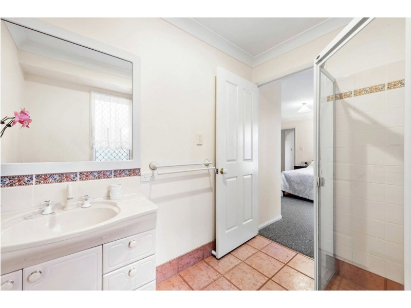 2/422 Hume Street, Centenary Heights QLD 4350