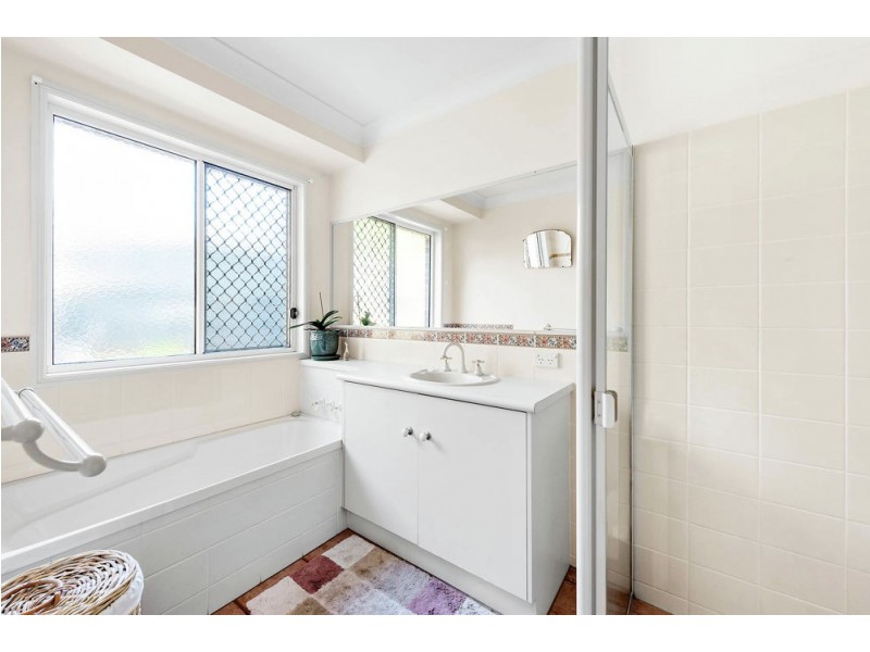 2/422 Hume Street, Centenary Heights QLD 4350