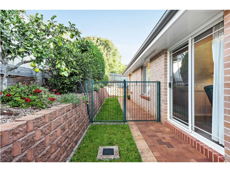 2/422 Hume Street, Centenary Heights QLD 4350