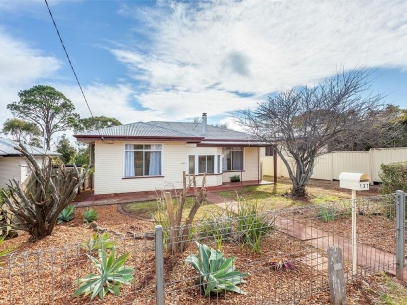 137 Stephen Street, Harristown QLD 4350