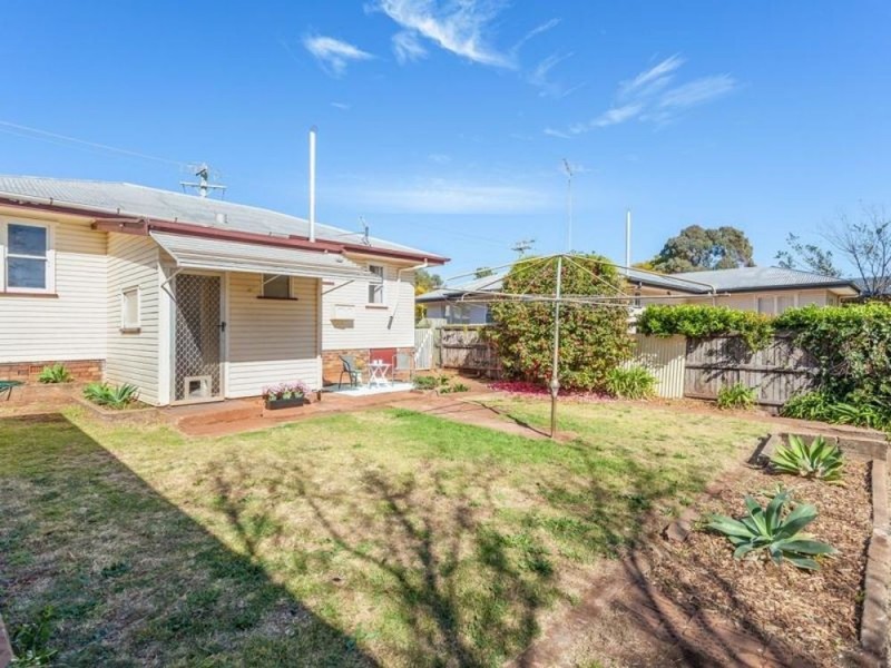 137 Stephen Street, Harristown QLD 4350