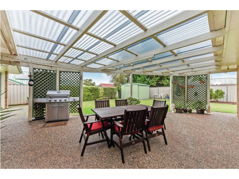 8 Donna Court, Kearneys Spring QLD 4350