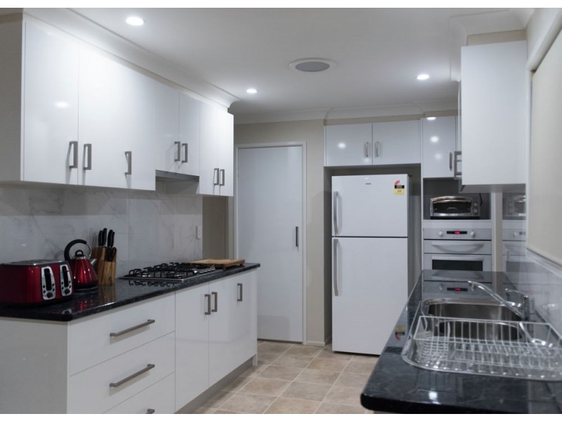 8 Donna Court, Kearneys Spring QLD 4350