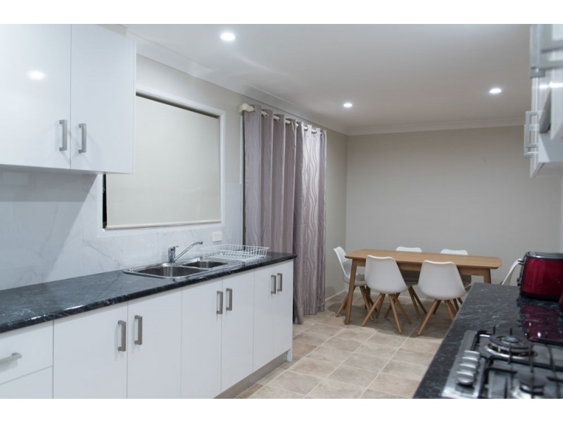8 Donna Court, Kearneys Spring QLD 4350