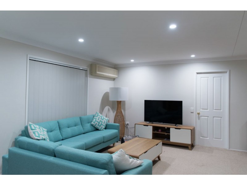 8 Donna Court, Kearneys Spring QLD 4350