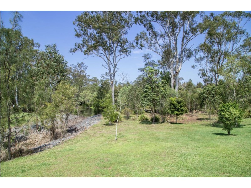 12 Doherty Place, Wakerley QLD 4154