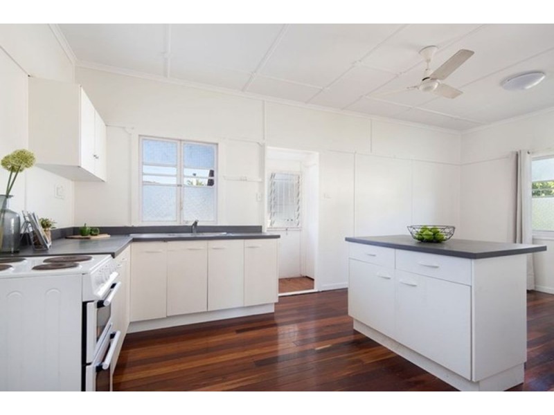 1 Cranston St, Wynnum West QLD 4178