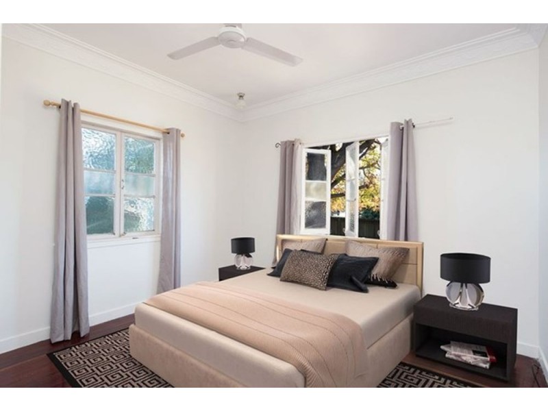 1 Cranston St, Wynnum West QLD 4178