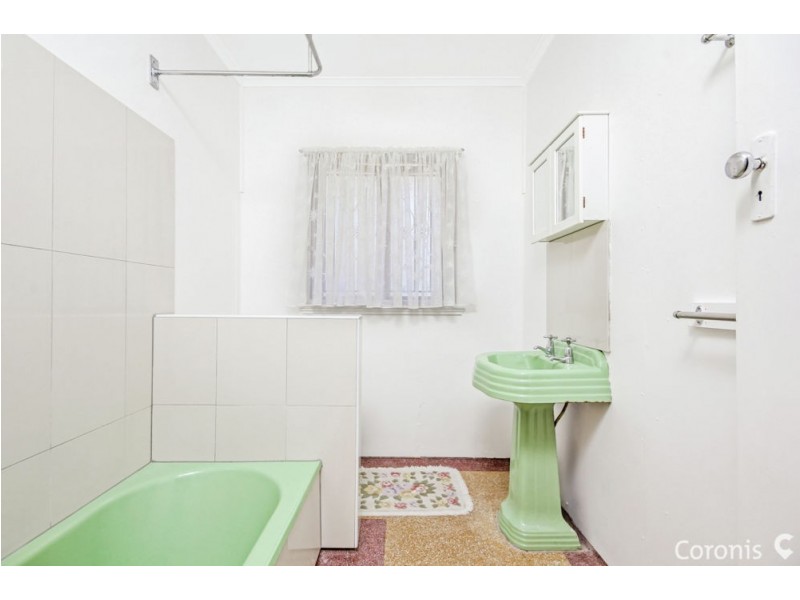 32 Vaucluse Street, Wavell Heights QLD 4012