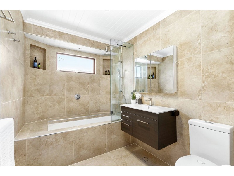 25 Belloy Street, Wavell Heights QLD 4012