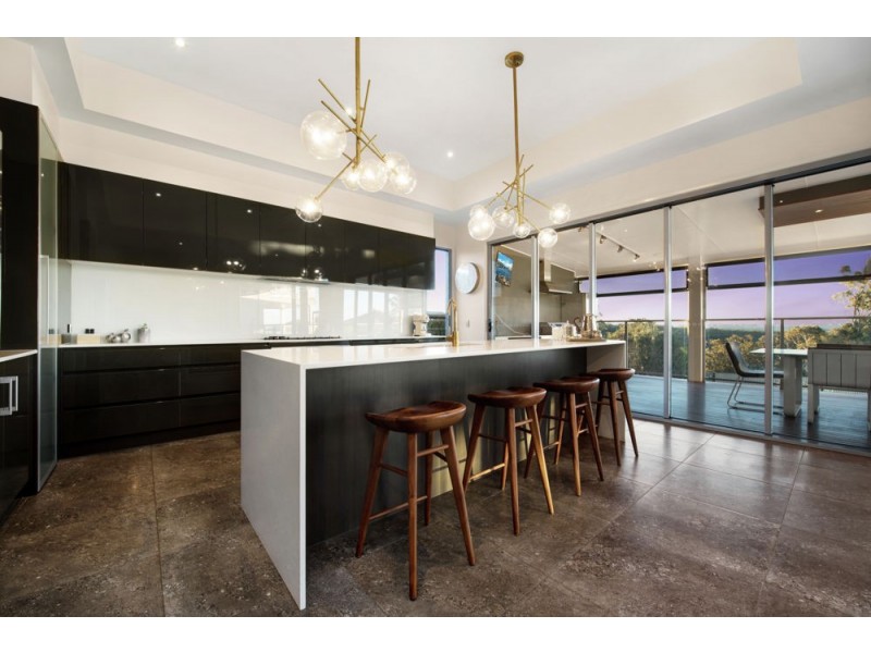 3 St Ives Court, Mount Lofty QLD 4350