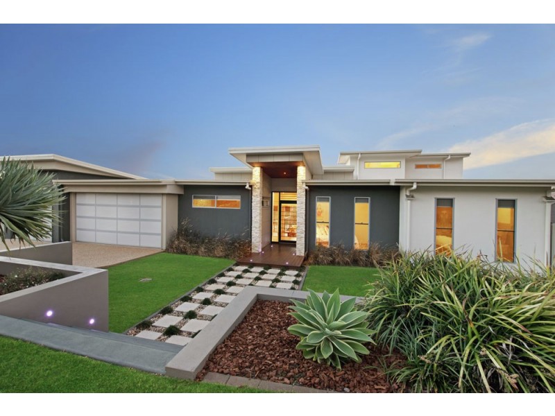 3 St Ives Court, Mount Lofty QLD 4350