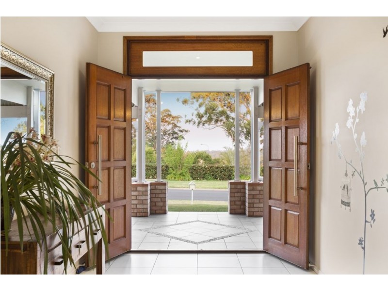 1 Bernard Court, Highfields QLD 4352