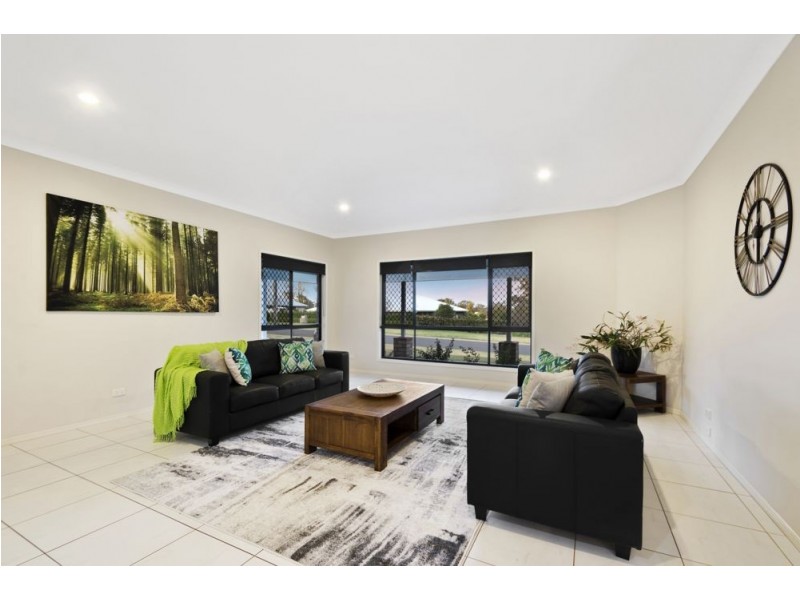 1 Bernard Court, Highfields QLD 4352