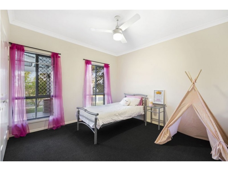 1 Bernard Court, Highfields QLD 4352
