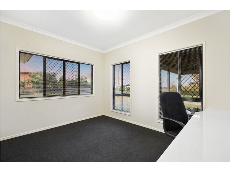 1 Bernard Court, Highfields QLD 4352