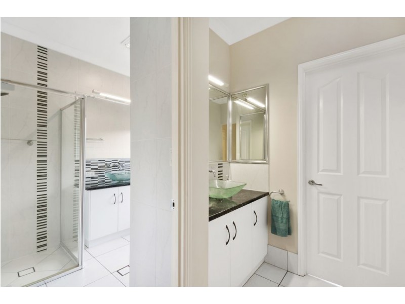 1 Bernard Court, Highfields QLD 4352