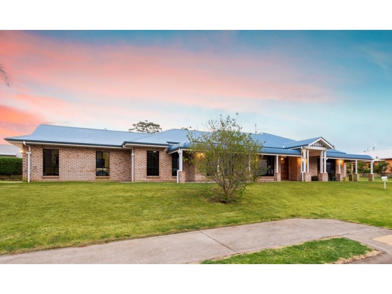 1 Bernard Court, Highfields QLD 4352