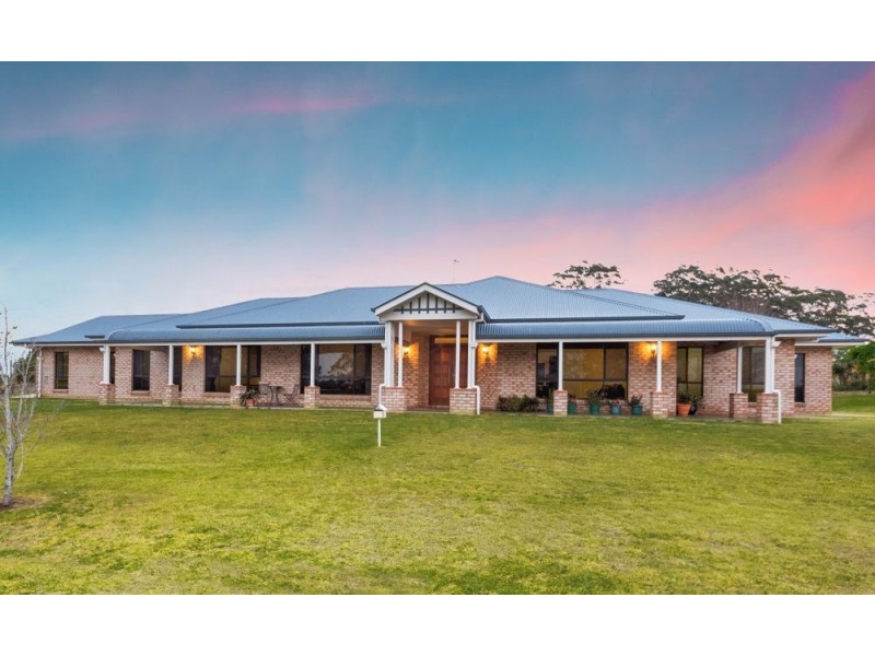 1 Bernard Court, Highfields QLD 4352