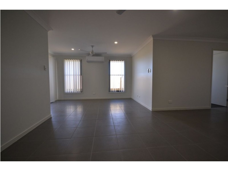 2/38 Taragon Street, Glenvale QLD 4350