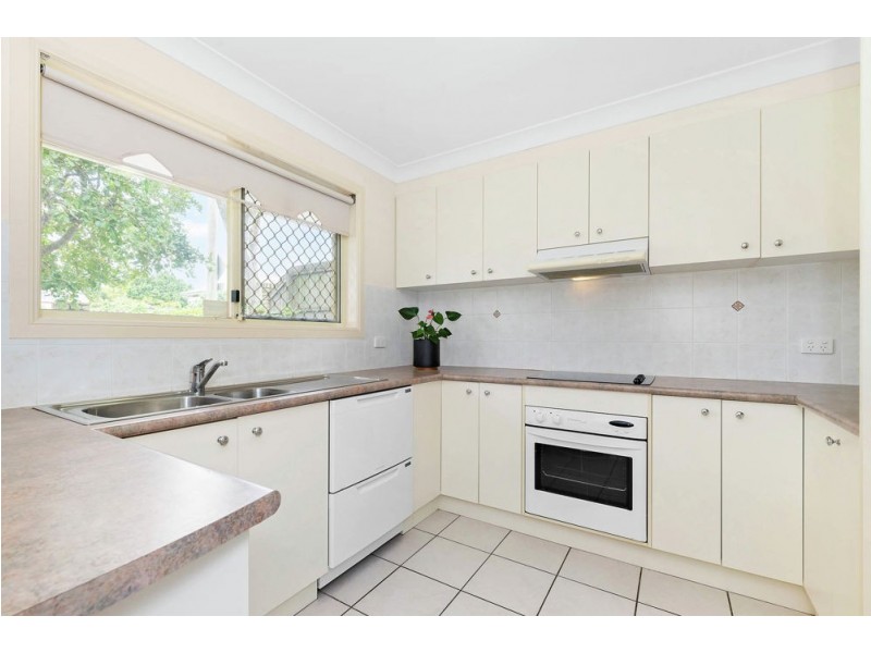 1/16 School Road, Stafford QLD 4053