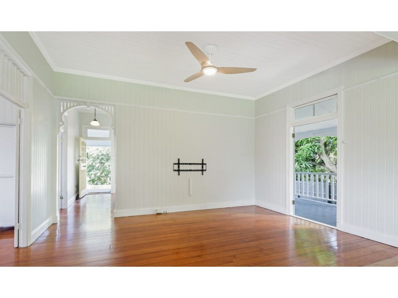139 Bennetts rd, Norman Park QLD 4170
