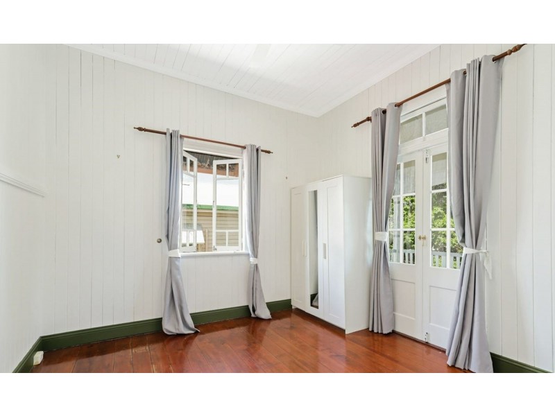 139 Bennetts rd, Norman Park QLD 4170