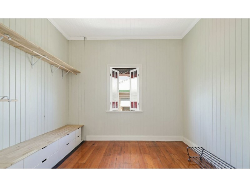 139 Bennetts rd, Norman Park QLD 4170