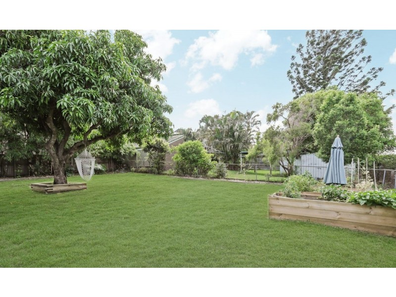139 Bennetts rd, Norman Park QLD 4170