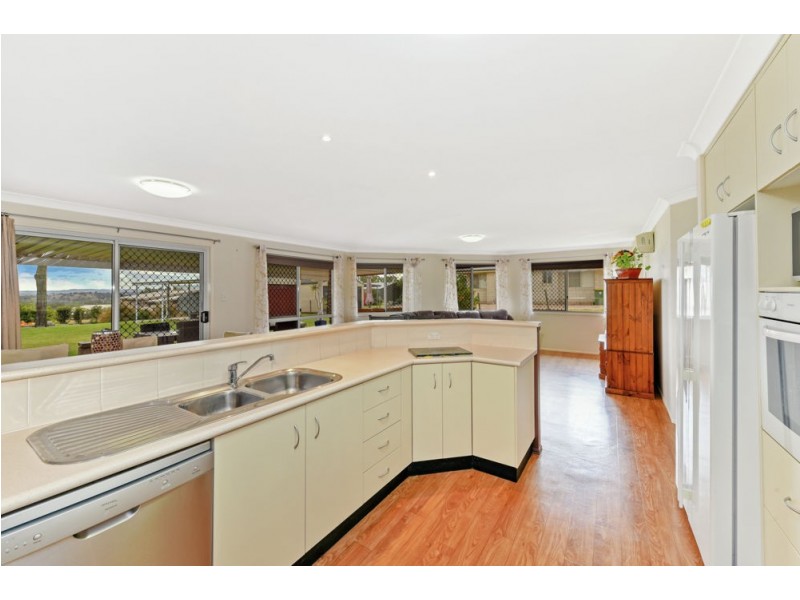 75 Highland Park Road, Meringandan West QLD 4352