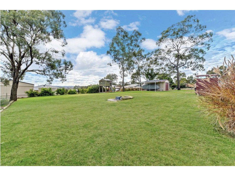 75 Highland Park Road, Meringandan West QLD 4352