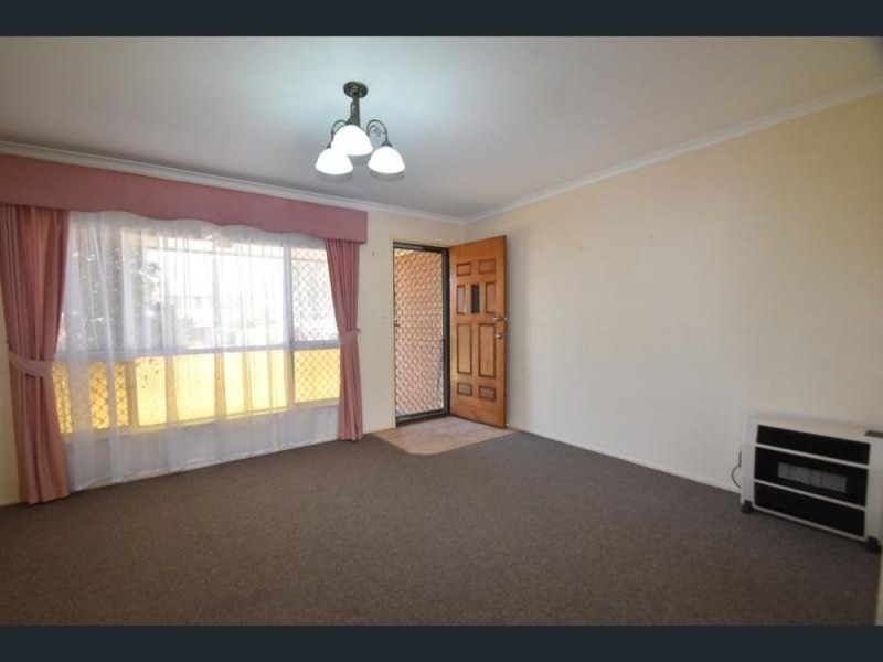27 Friend Street, Harristown QLD 4350