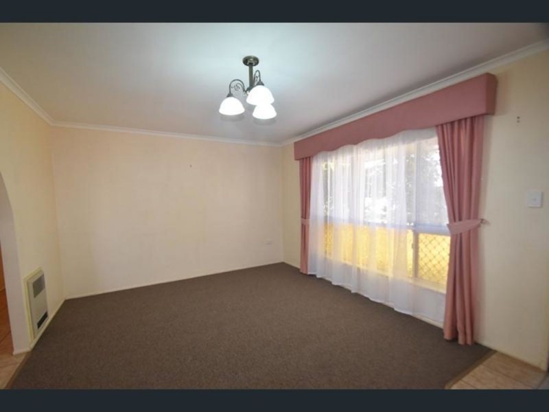27 Friend Street, Harristown QLD 4350