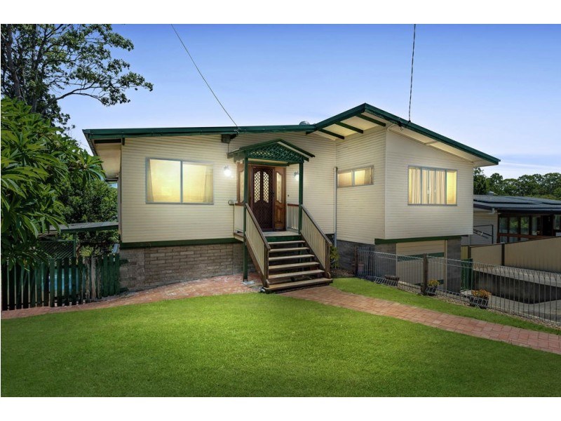 13 Dooloo Cres, Ferny Hills QLD 4055