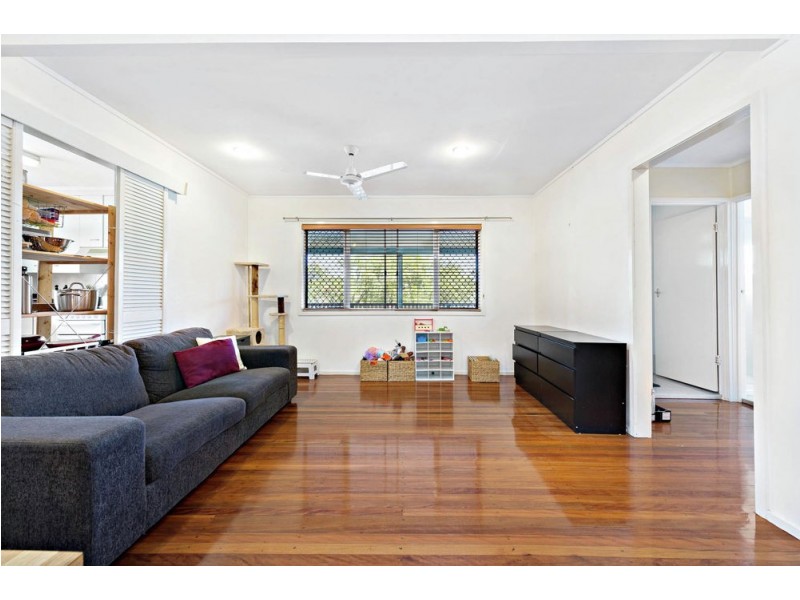 13 Dooloo Cres, Ferny Hills QLD 4055