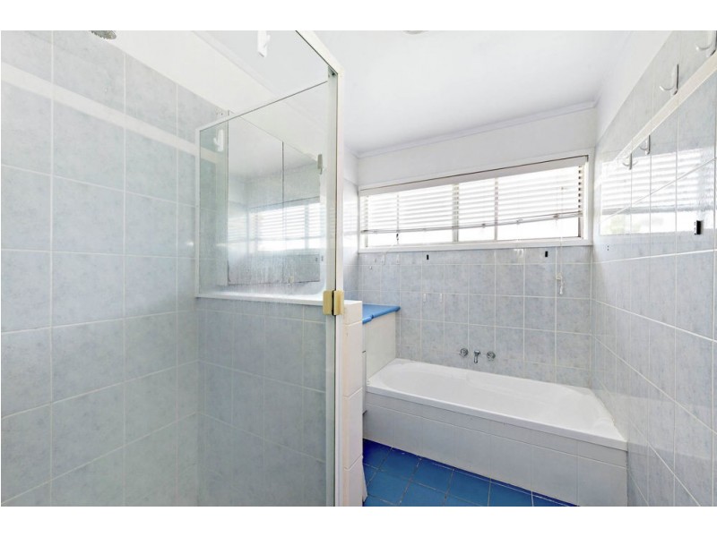 13 Dooloo Cres, Ferny Hills QLD 4055