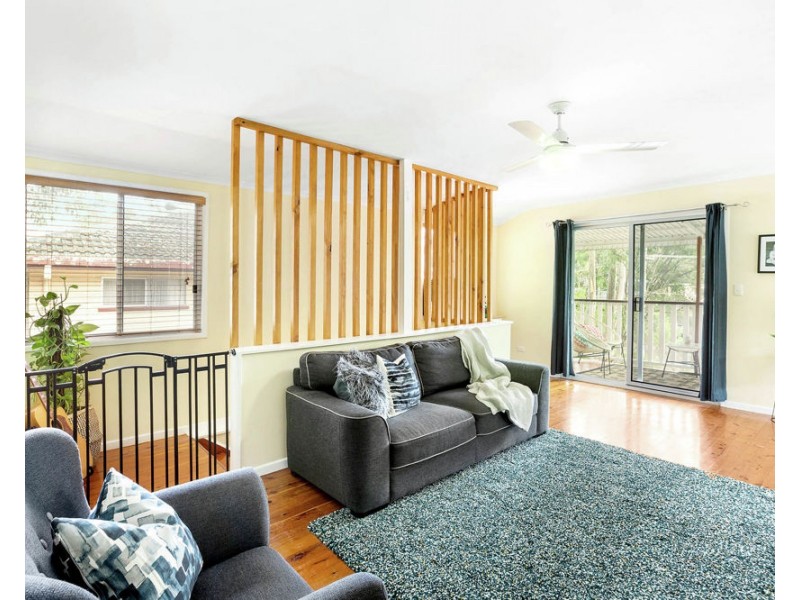 27 Tarnook Drive, Ferny Hills QLD 4055