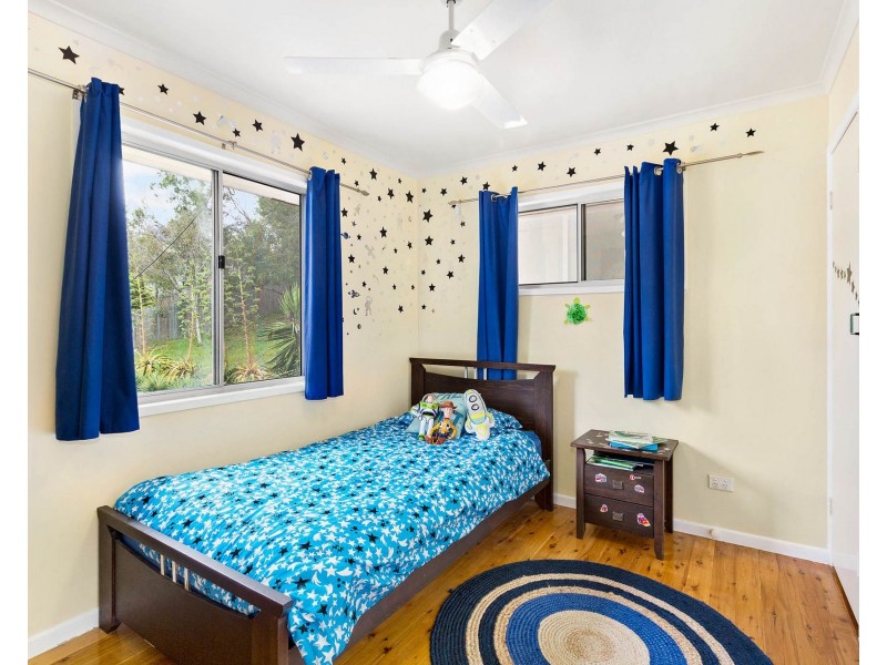27 Tarnook Drive, Ferny Hills QLD 4055