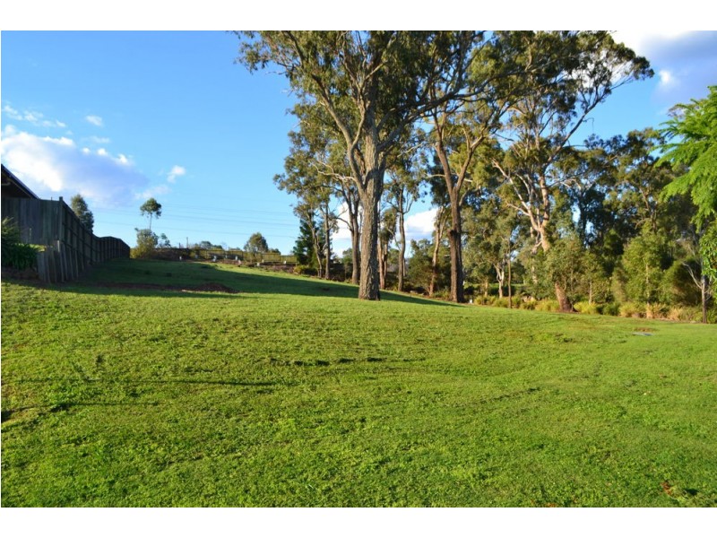 12 Trevean Drive, Kleinton QLD 4352