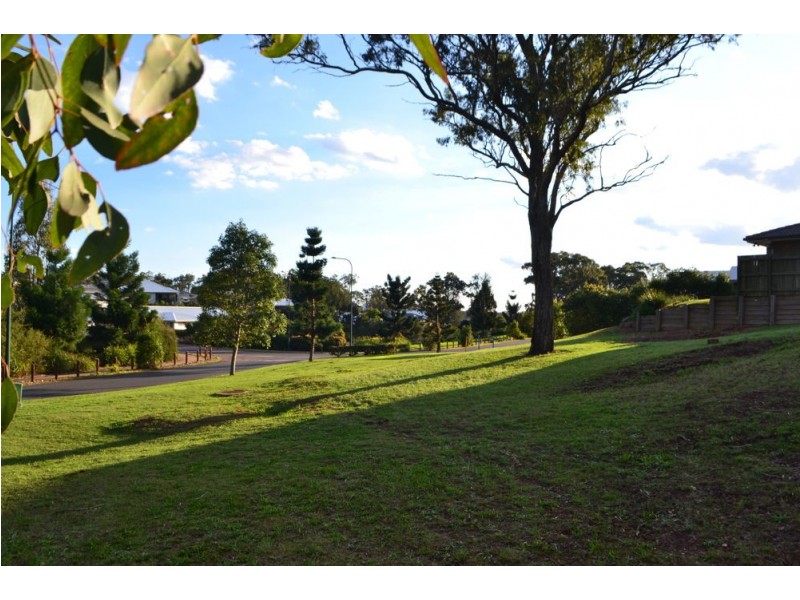 12 Trevean Drive, Kleinton QLD 4352